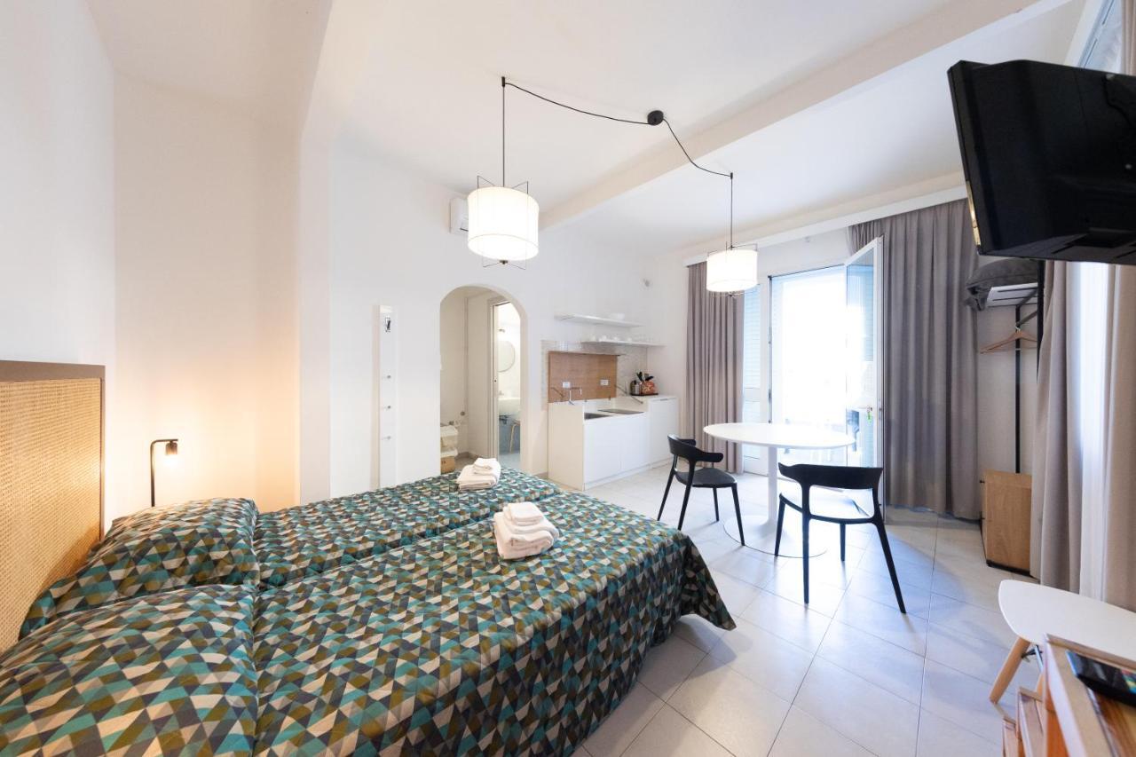 Via Siena 4 - Suites & Rooms Marina di Cecina Exterior photo