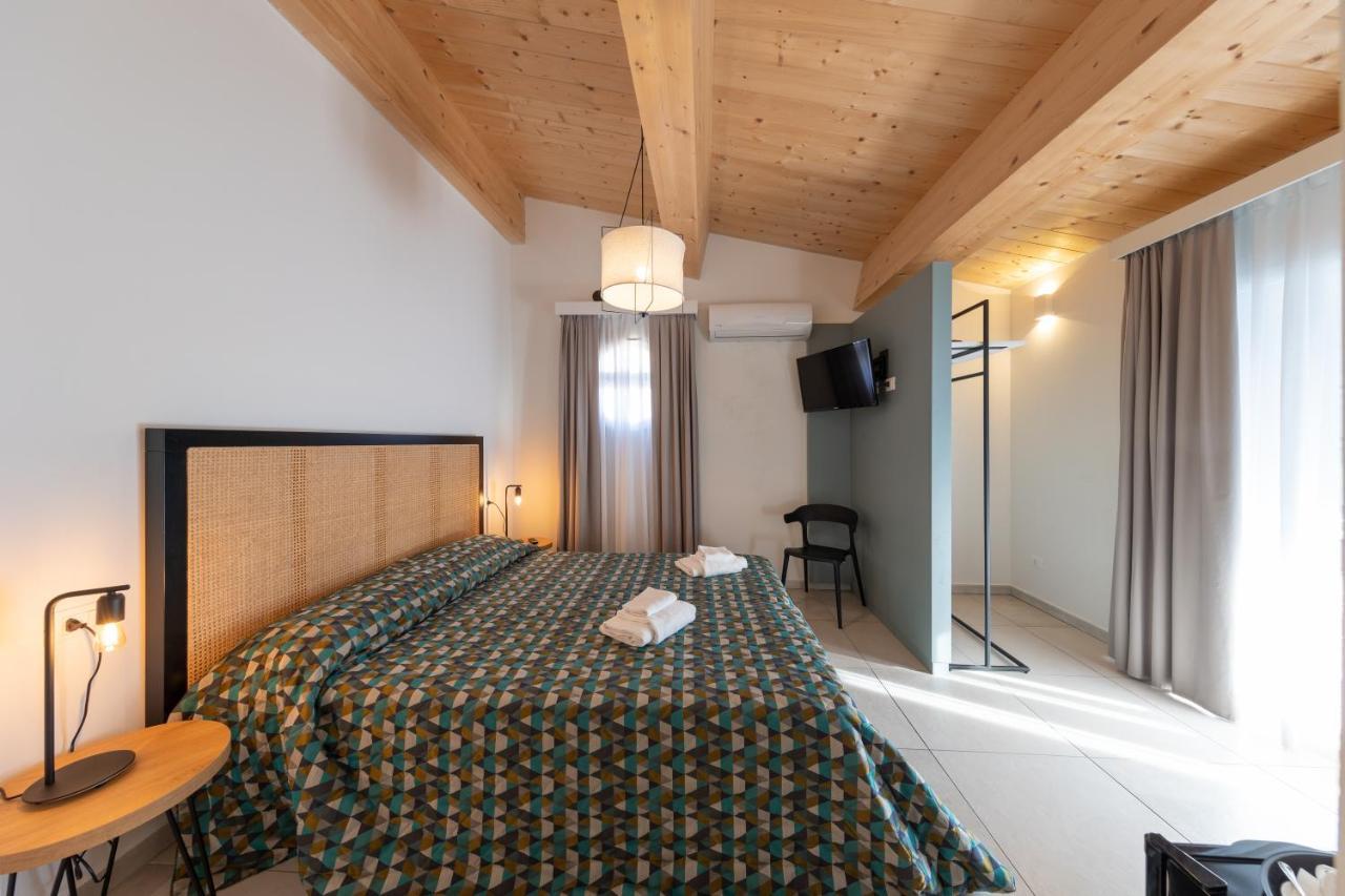 Via Siena 4 - Suites & Rooms Marina di Cecina Exterior photo